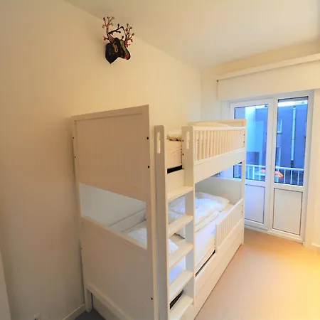 In Duinbergen With Beachfront Views *